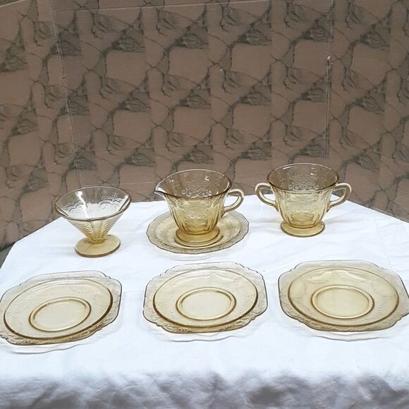 7 PC bundle vtg yellow Federal depression glass-Madrid &Normandie patterns - Picture 1 of 14